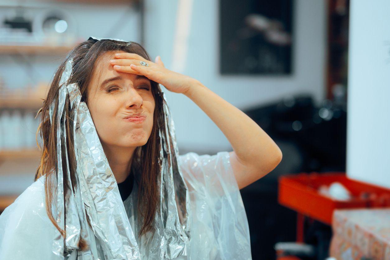 Coloration à domicile : les 3 erreurs de choix qui concernent 1 femme sur 2